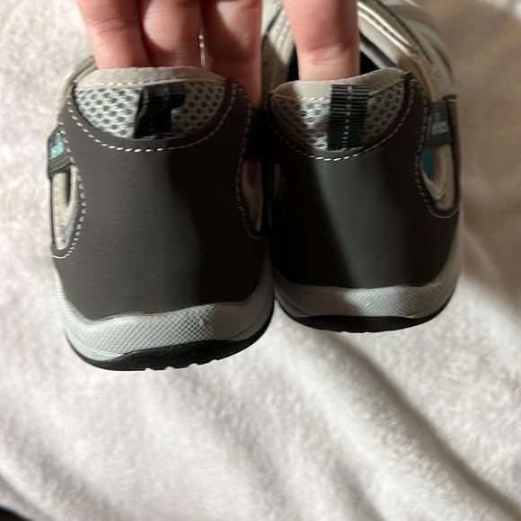 Women’s Nevados shoes like new - Picture 4 of 4
